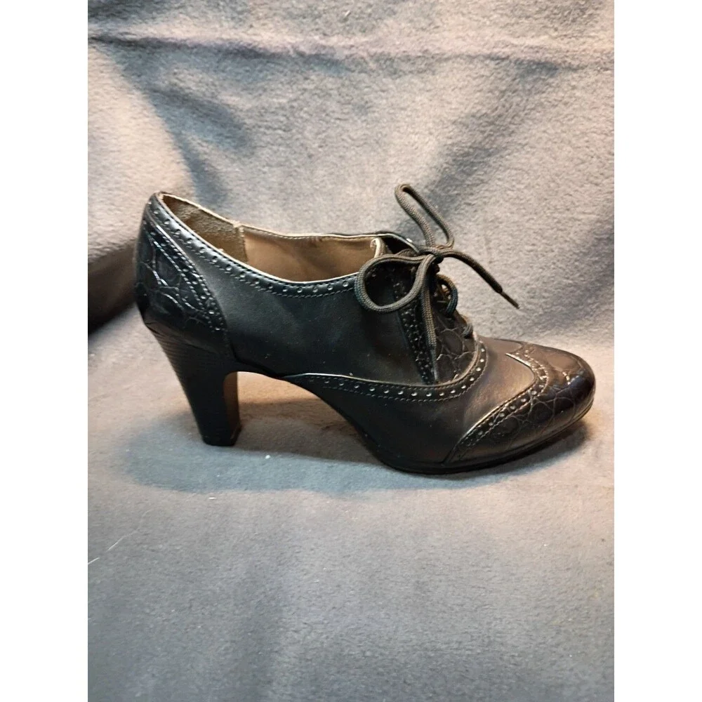 Witchy Dark Academia Oxford Heels Black Brogue Lace Up Naturalizer 7.5